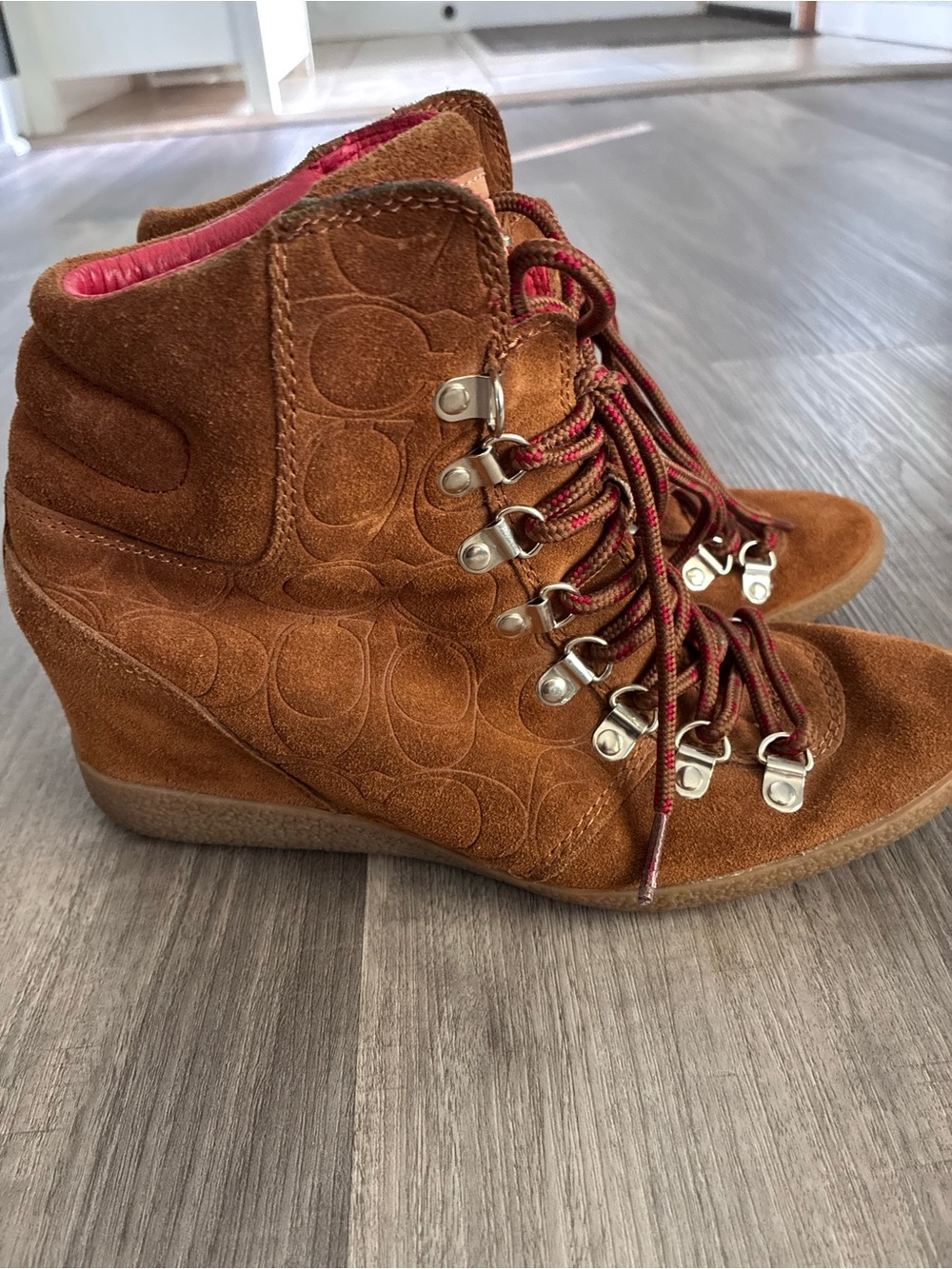 Coach Noelle wedge sneaker boots in a women's size 7.5 - Picture 4 of 8